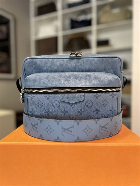 louis vuitton taigarama bag